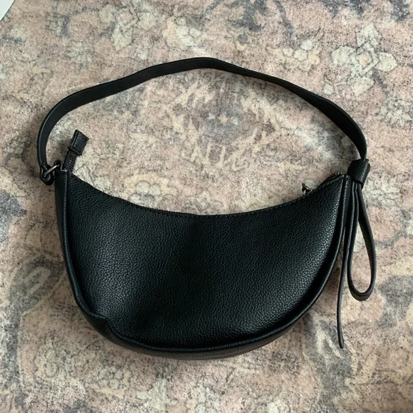 Stylish Black and Coral Handbag Set - Picture 2 of 6